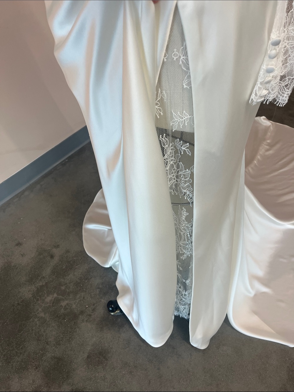 Watters ‘Harlow’ Gown - Picture 8 of 8
